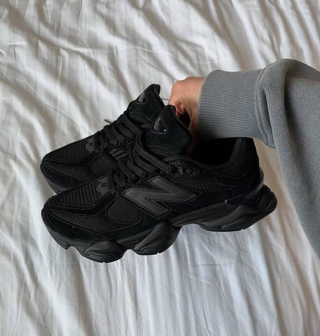 New Balance 9060 Triple Black