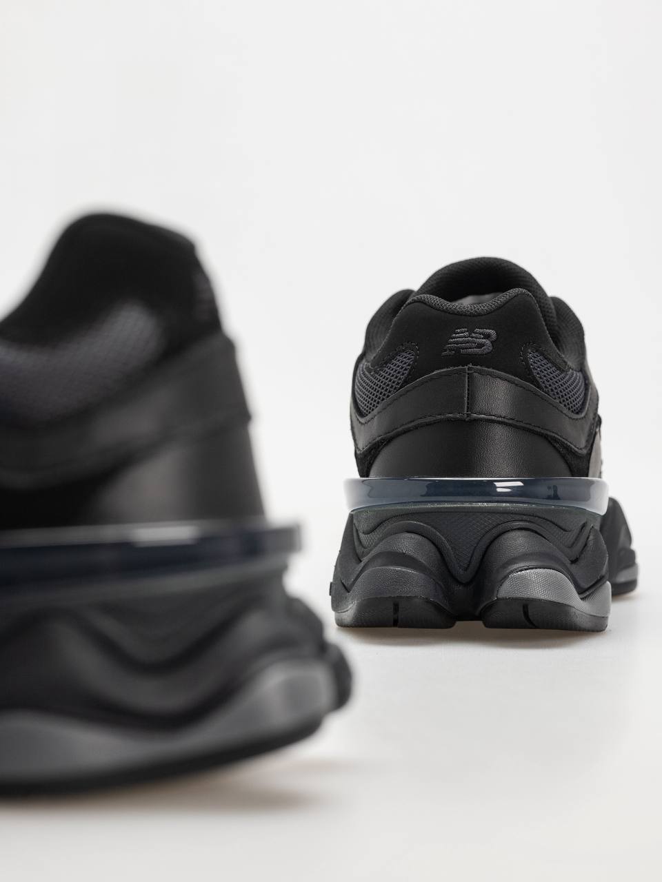 New Balance 9060 Triple Black